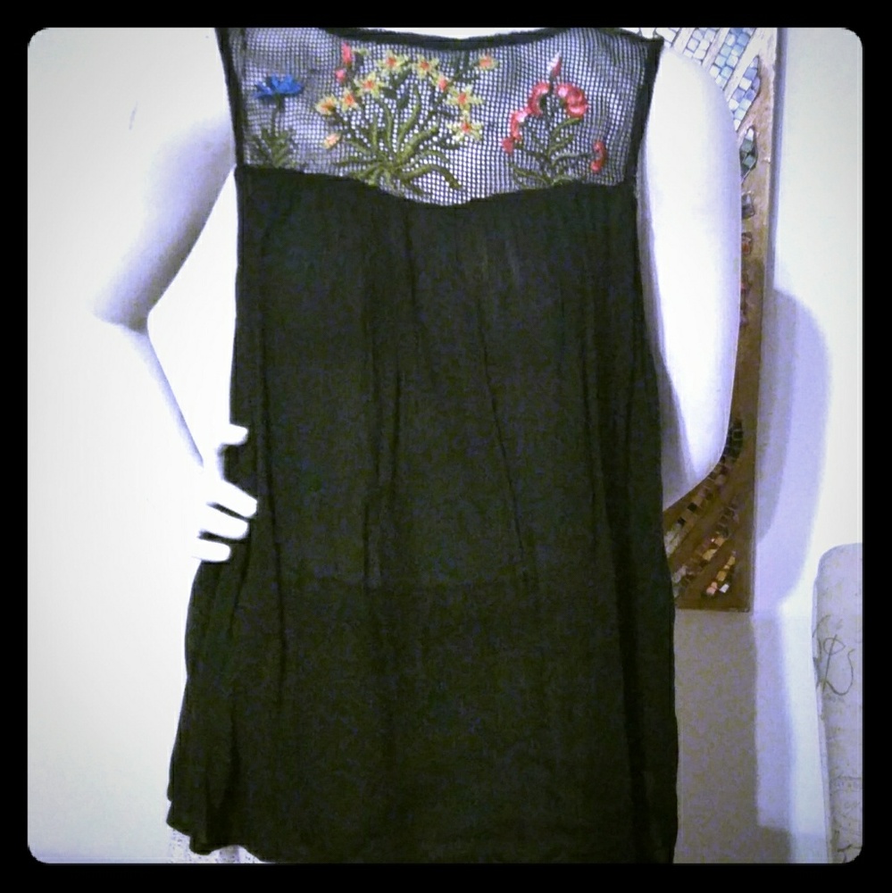 Francesca's BNWT Sleeveless Blouse S M